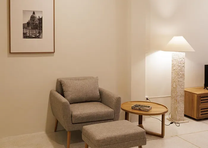 Baan Nuit Stayhouse Bangkok